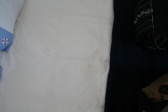 whale cottaghe dreckige couch